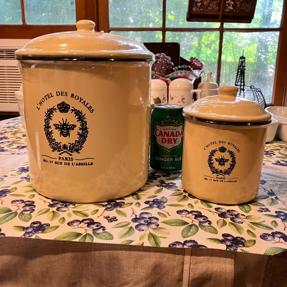 L'Hôtel Des Royales Paris Canister Set